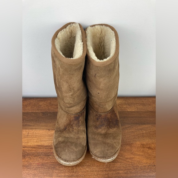 UGG Australia Classic Tall Chestnut Shearling Suede Boots 5229Y Girls Size 5. - Picture 10 of 12